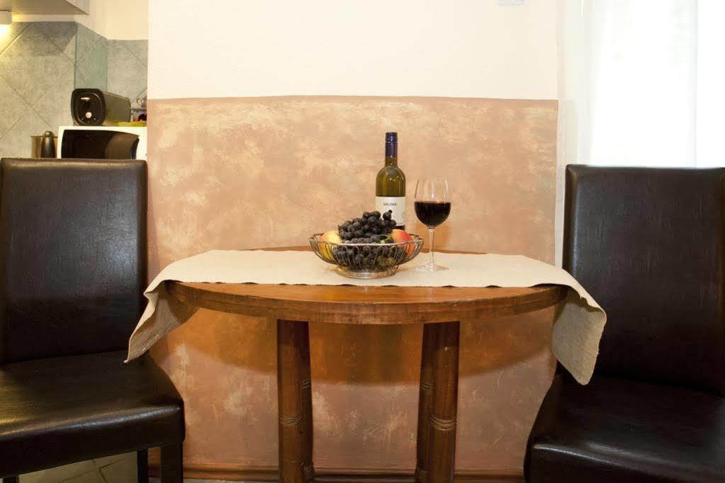 Margit Apartment บูดาเปสต์ ภายนอก รูปภาพ